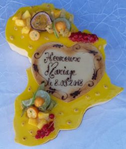 Entremet forme de carte du monde