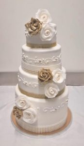 wedding cake blanc et or - Pâtissier mariage Essonne (91)